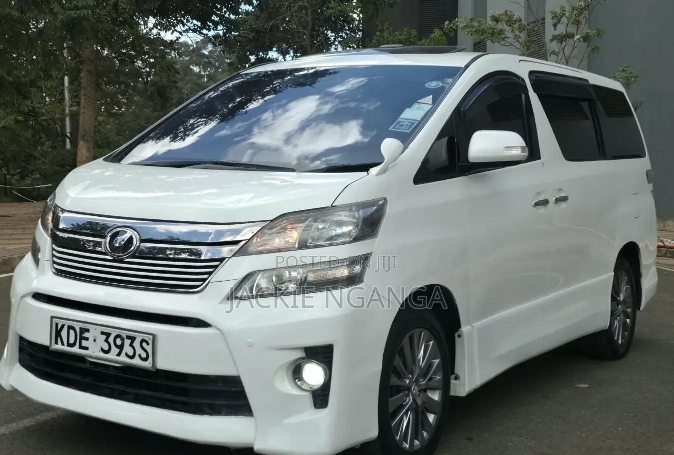 Toyota Vellfire 2014 White