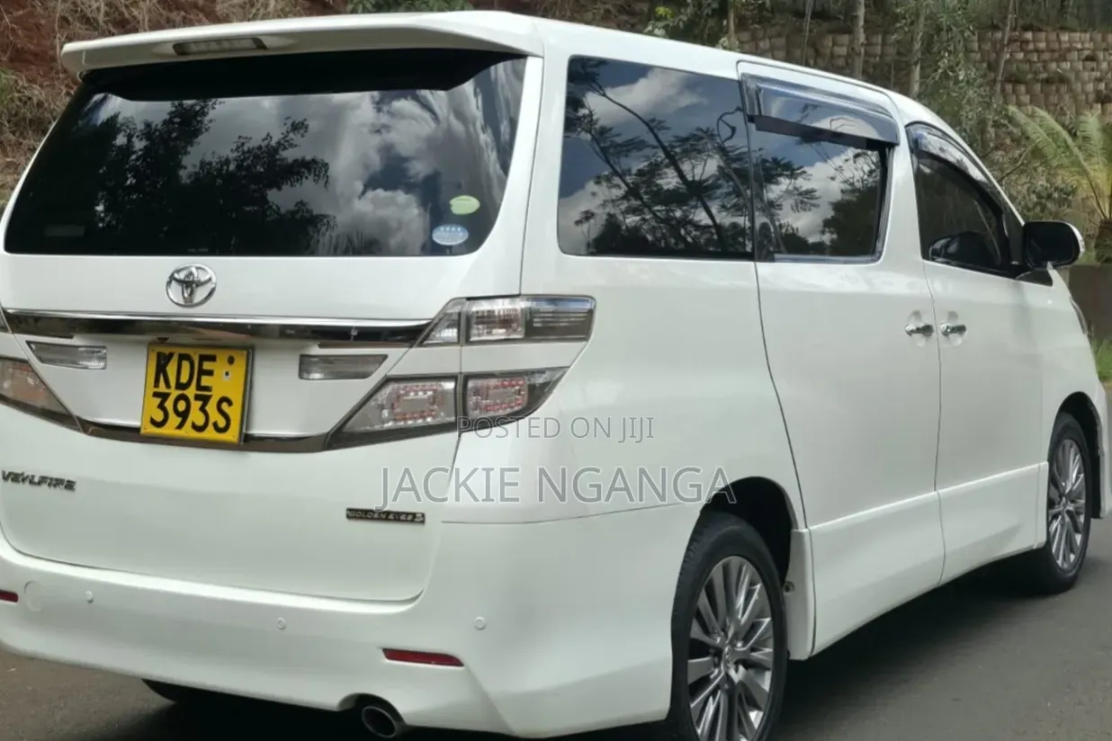 Toyota Vellfire 2014 White