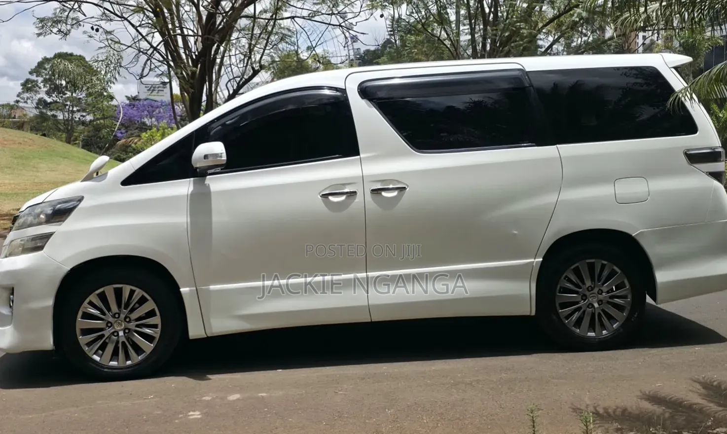 Toyota Vellfire 2014 White