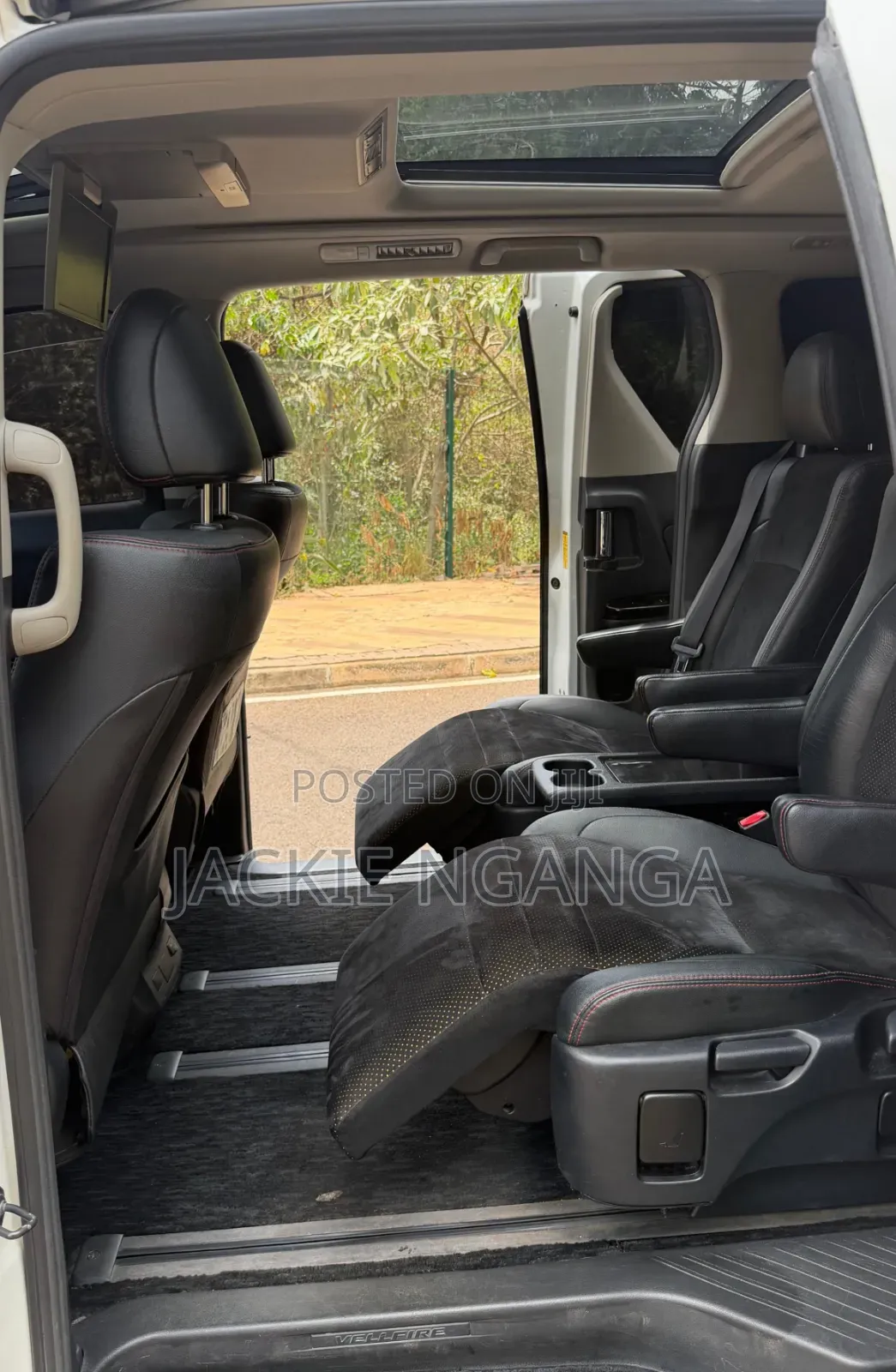 Toyota Vellfire 2014 White