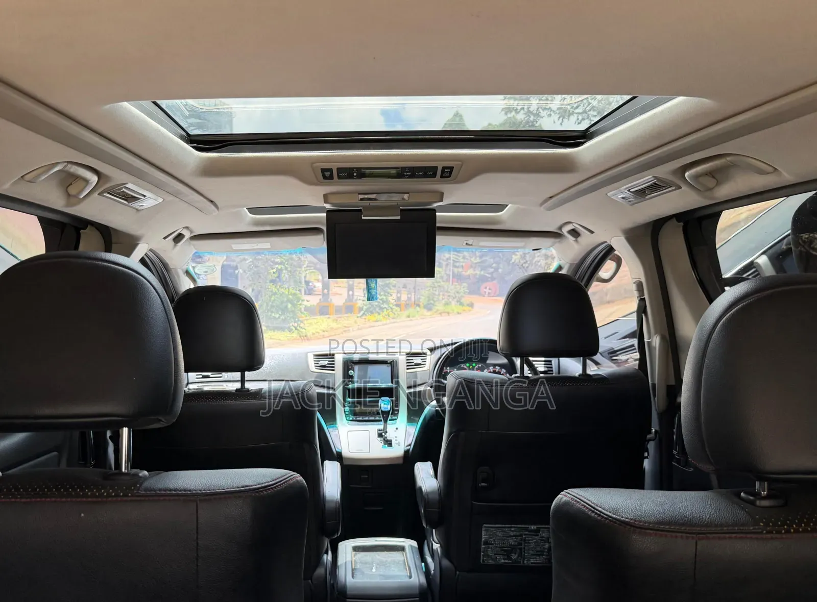 Toyota Vellfire 2014 White