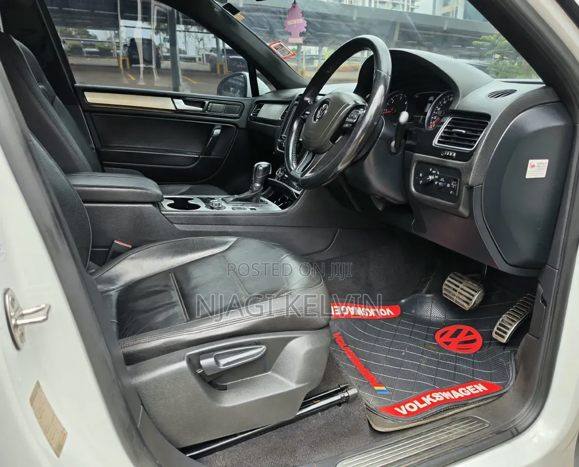 Volkswagen Touareg 2012 White