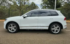 Volkswagen Touareg 2012 White
