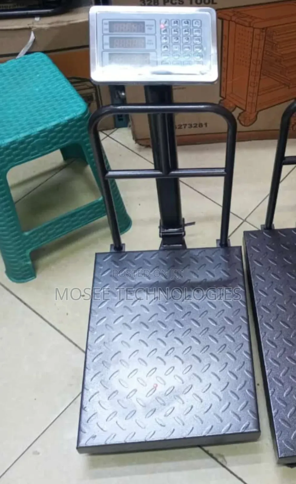 Heavy-Duty Small Base Platform Scale With Guard