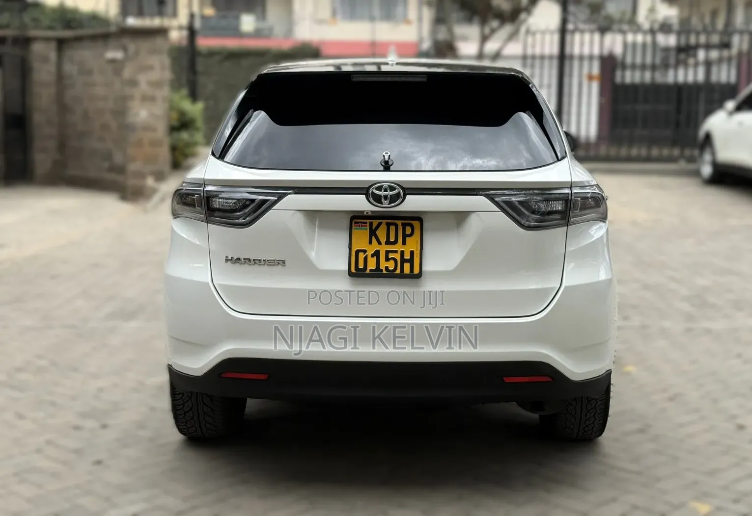Toyota Harrier 2.0 2016 White
