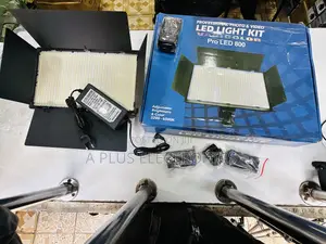 Led Light Kit,Stand With 2 Rechargeable Batteries U800 – LED Lighting