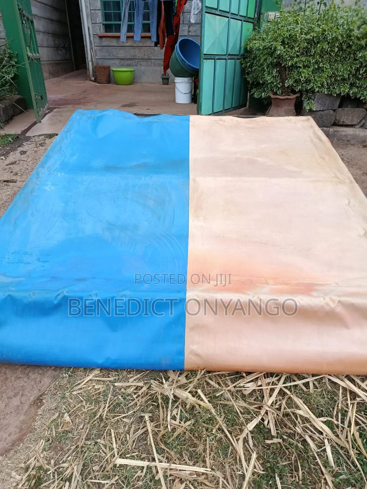 Canopy Tent Plus Metallic Mounting Frame