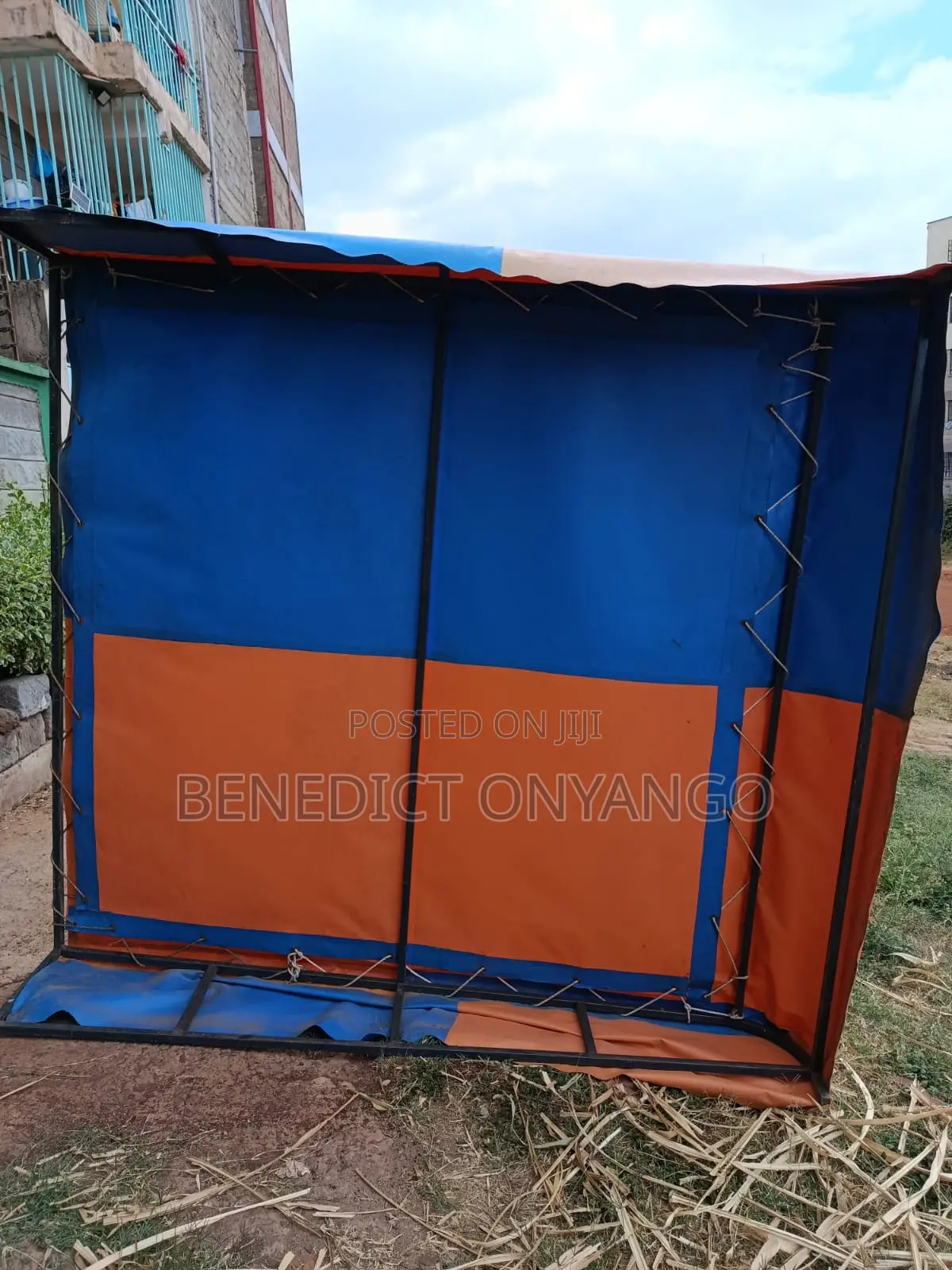 Canopy Tent Plus Metallic Mounting Frame
