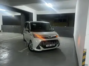 Toyota Tank 1.0 FWD 2018 White