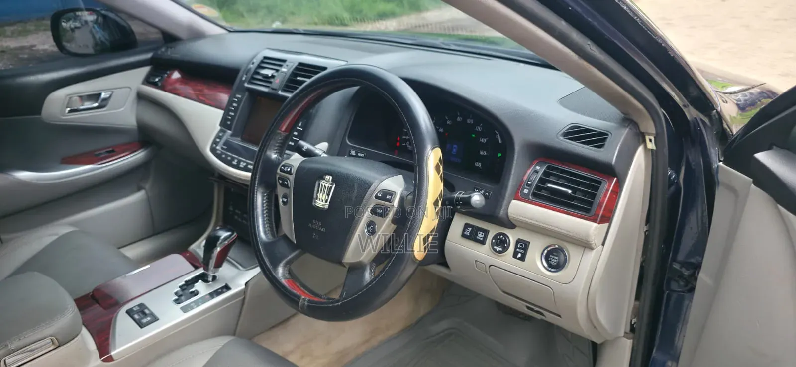 Toyota Crown 2010 Blue