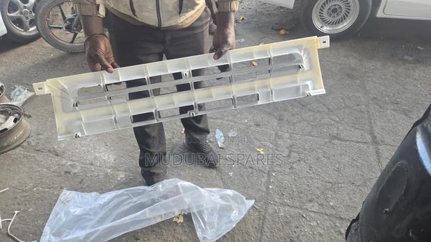 Fuso Mahewa Front Grill - thumbnail 2
