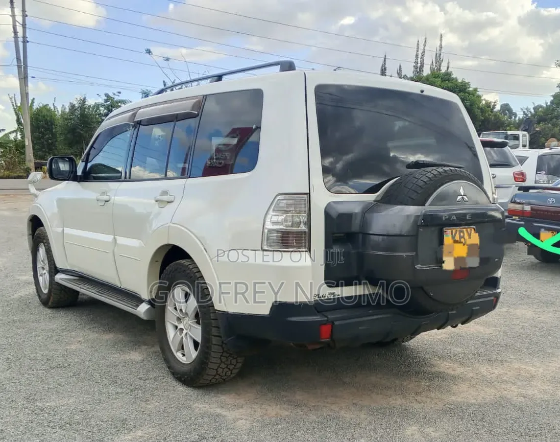 Mitsubishi Pajero 2007 White