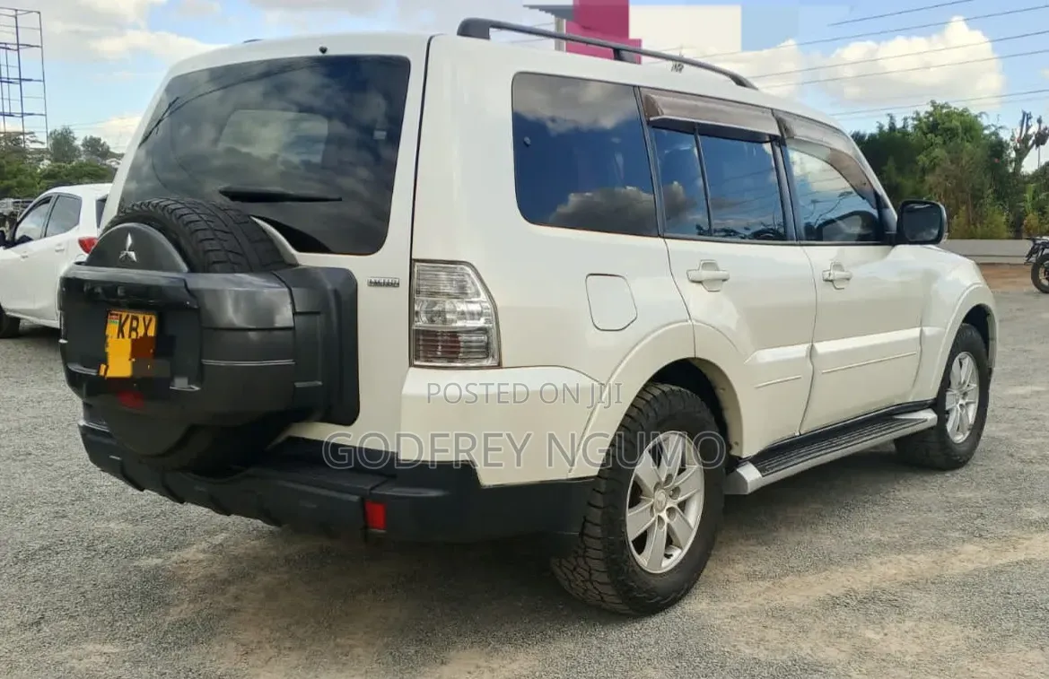 Mitsubishi Pajero 2007 White