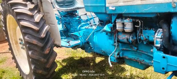 Ford 4000 Tractor - thumbnail 5