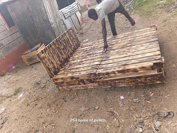 Rustic Varnished Strong Foldable 5 by 6 Pallet Bed