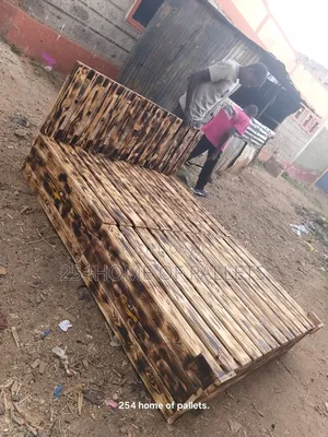 Rustic Varnished Strong Foldable 5 by 6 Pallet Bed