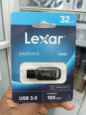 Lexar JumpDrive V400 32GB USB 3.0 Flash Drive