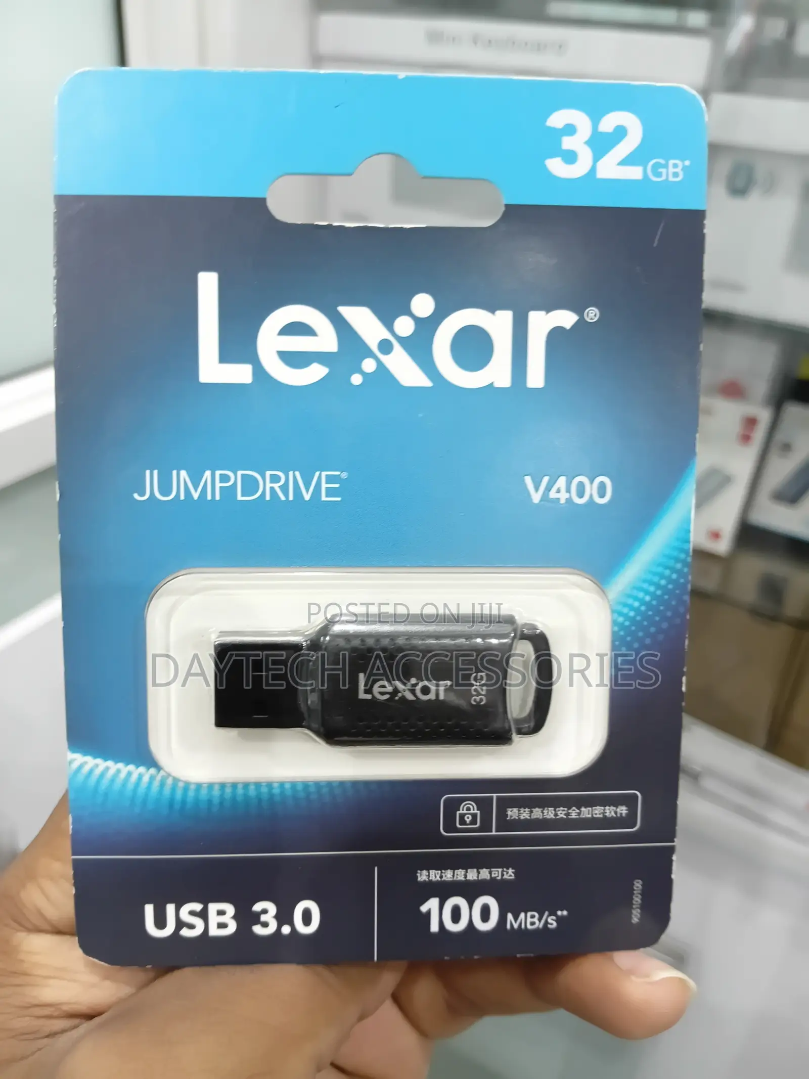 Lexar 32GB JumpDrive V400 USB3.2 Gen1 Flash Drive Black - 100mb/S