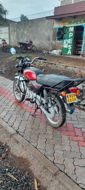 Bajaj Boxer 100 2025 Red