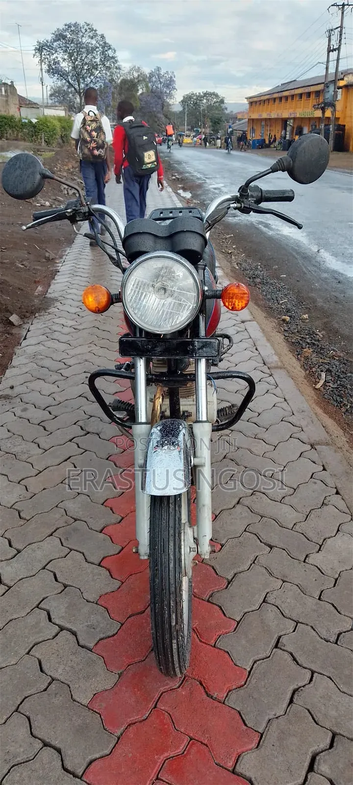 Bajaj Boxer 100 2025 Red