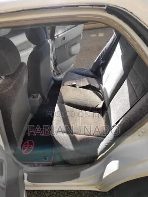 Toyota Corolla Automatic 1999 White