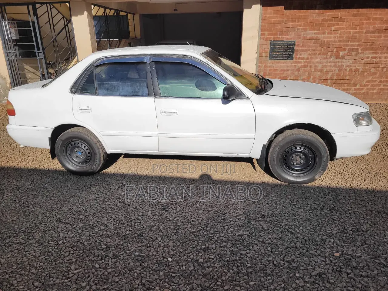 Toyota Corolla Automatic 1999 White