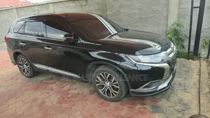 Mitsubishi Outlander 2015 Black
