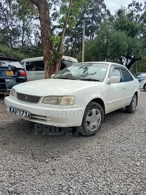 Toyota Corolla 2000 White