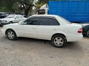 Toyota Corolla 2000 White