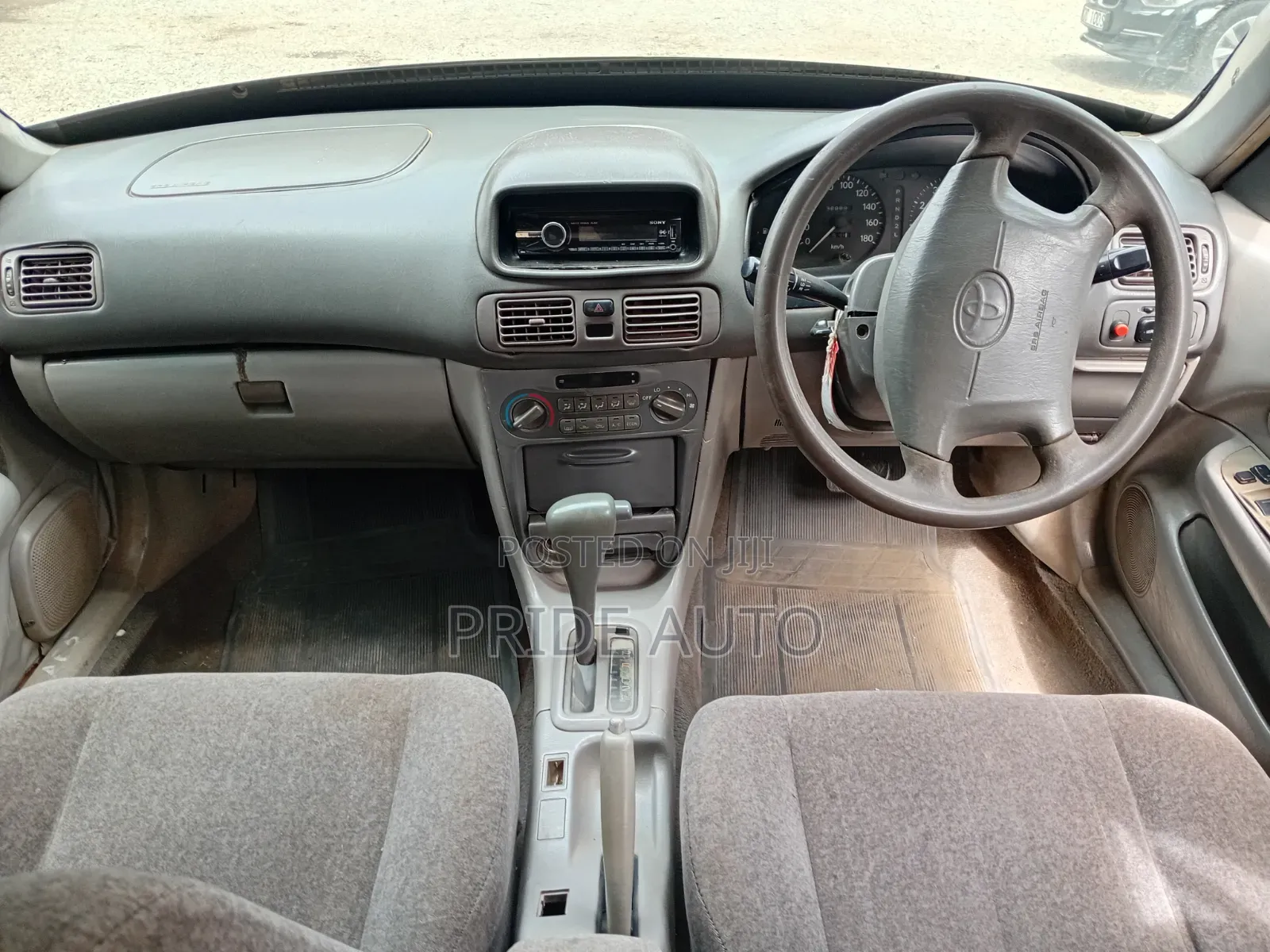 Toyota Corolla 2000 White