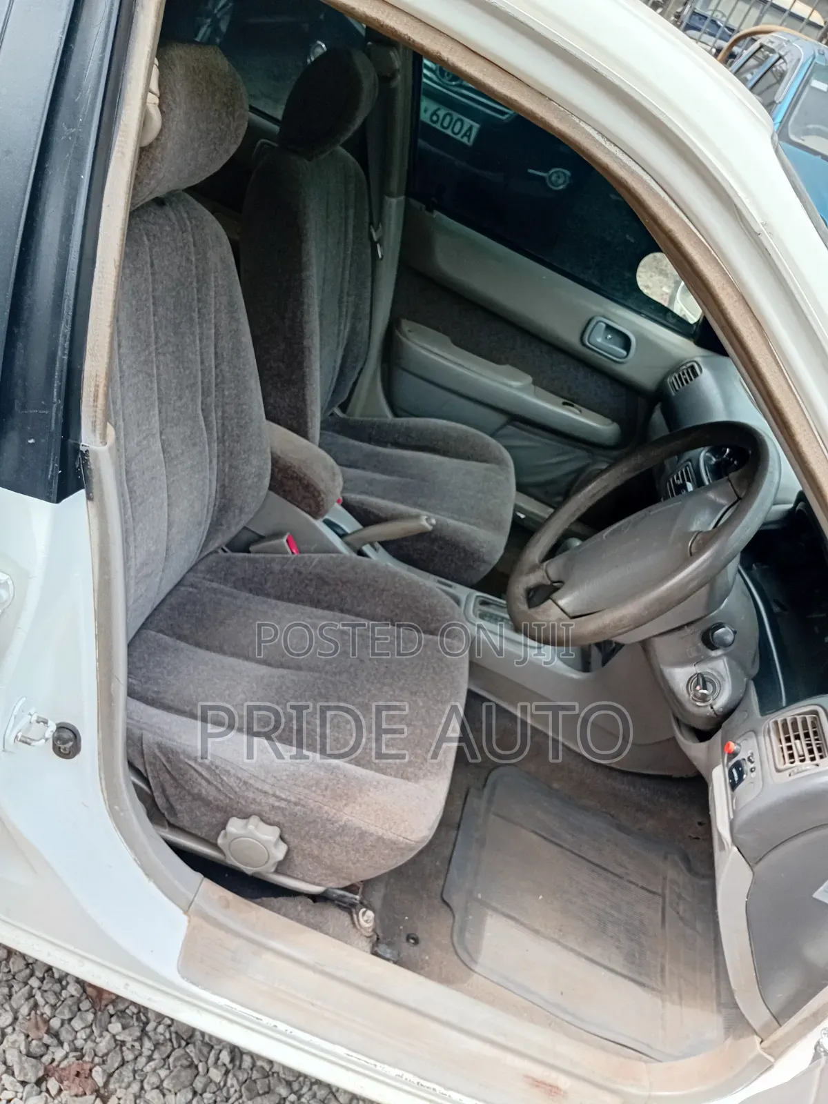 Toyota Corolla 2000 White