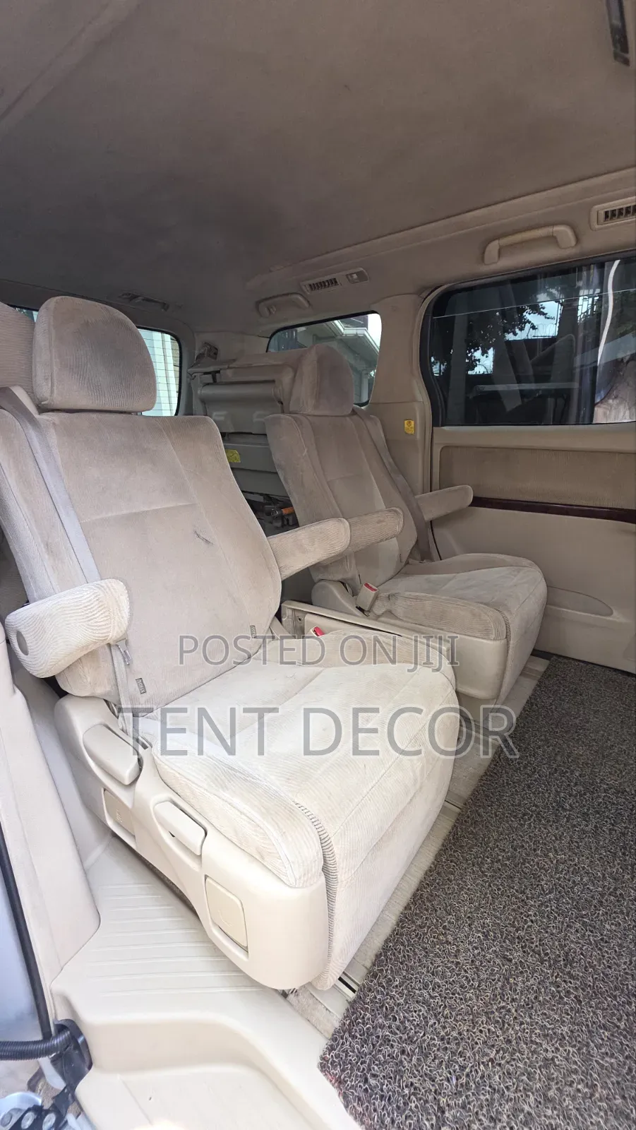 Toyota Vellfire 2011 Silver