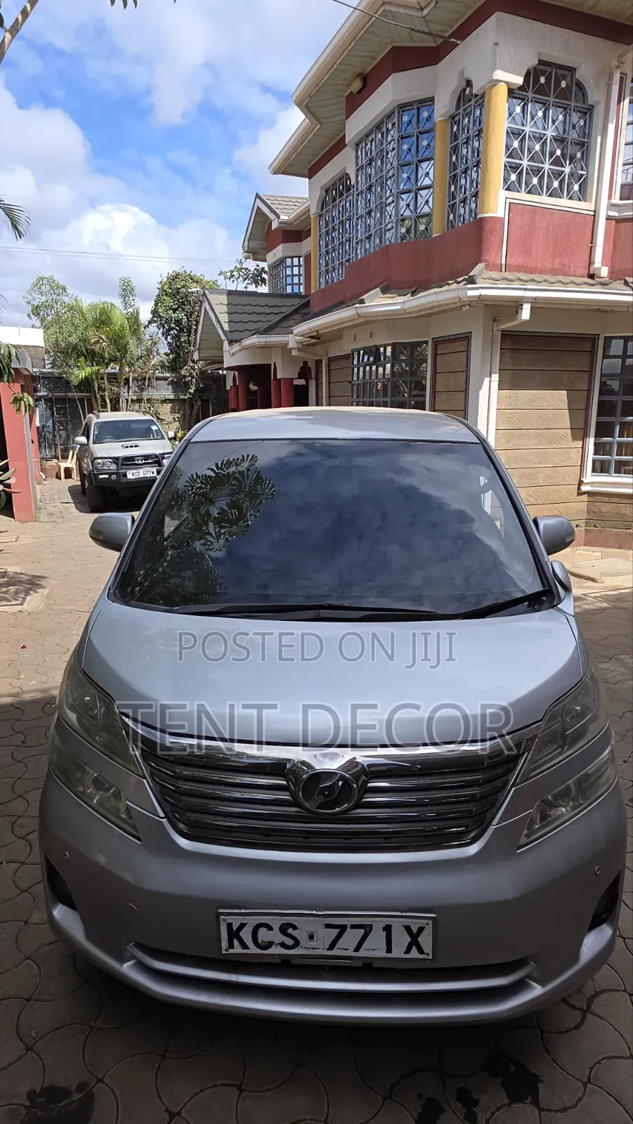 Toyota Vellfire 2011 Silver