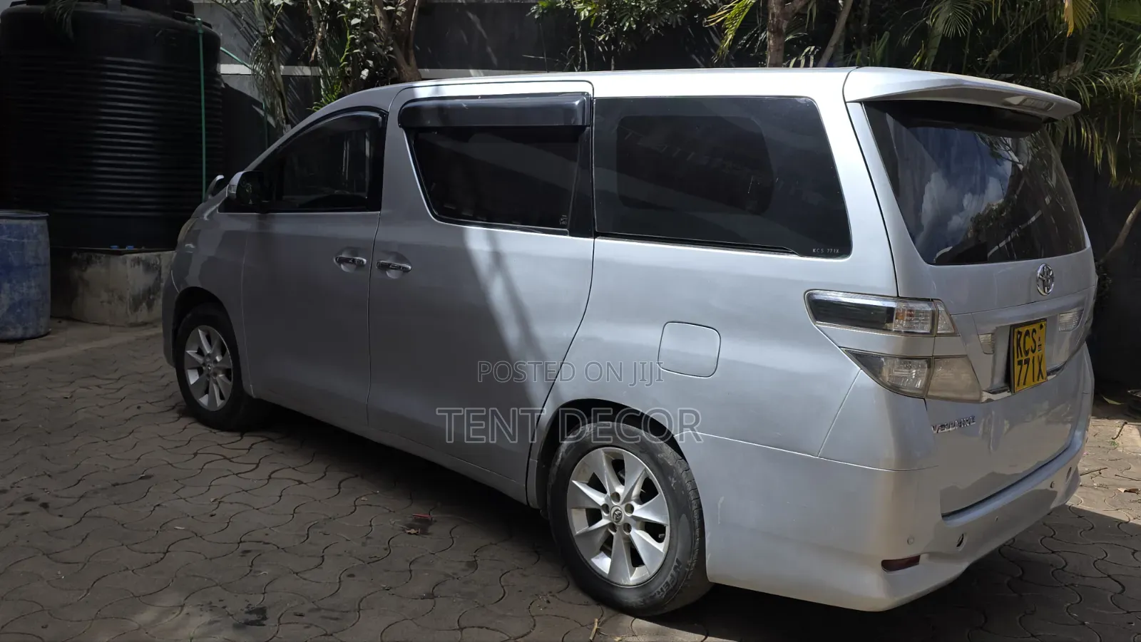 Toyota Vellfire 2011 Silver