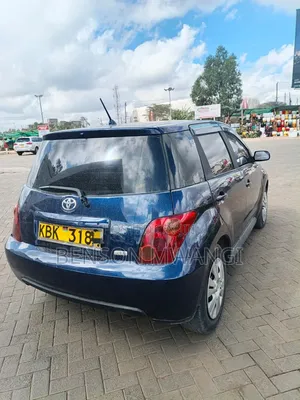 Toyota IST 2005 Blue