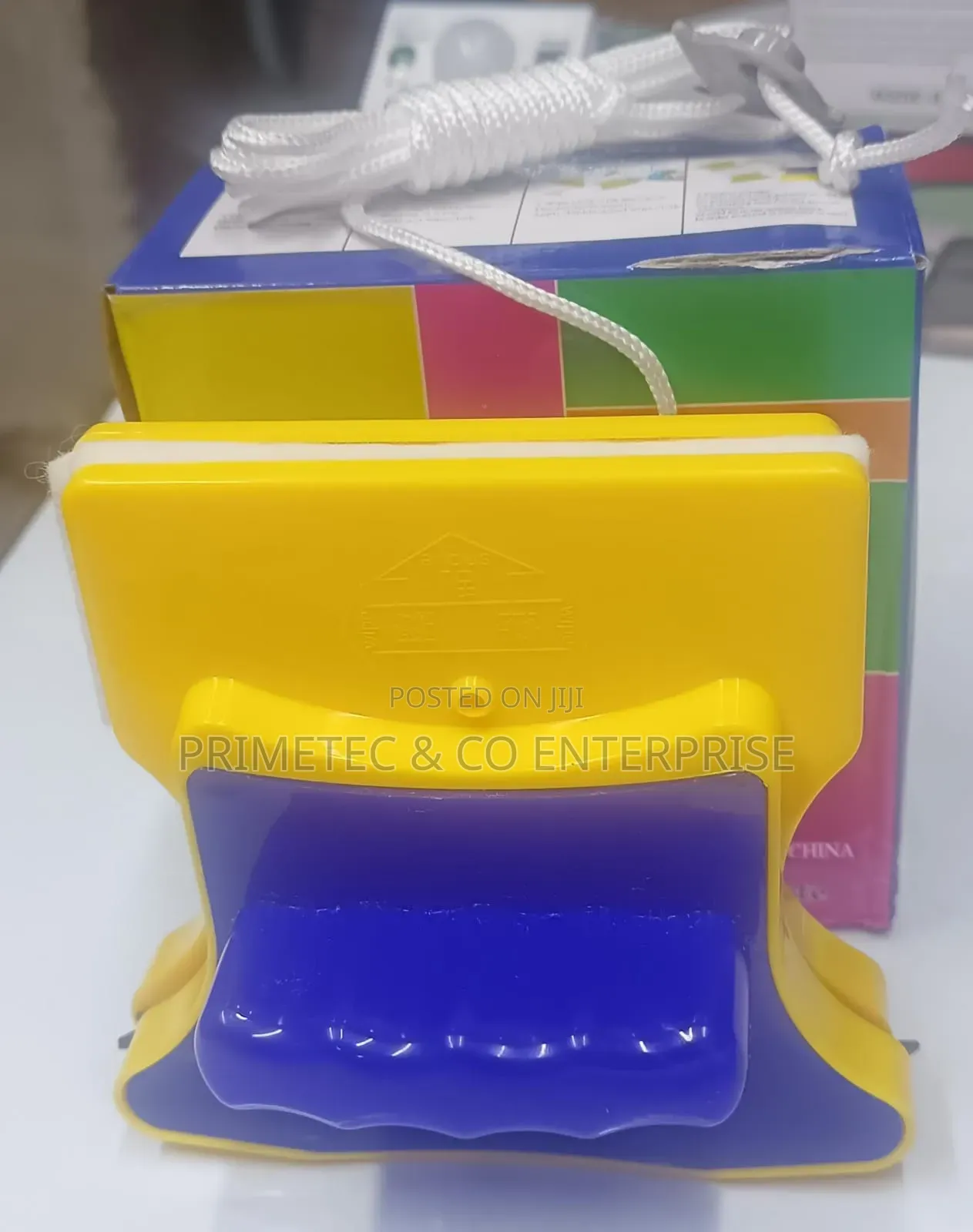 Magnetic Window Glass Cleaner.