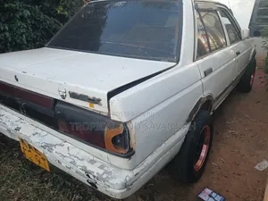 Nissan Sunny 1995 White