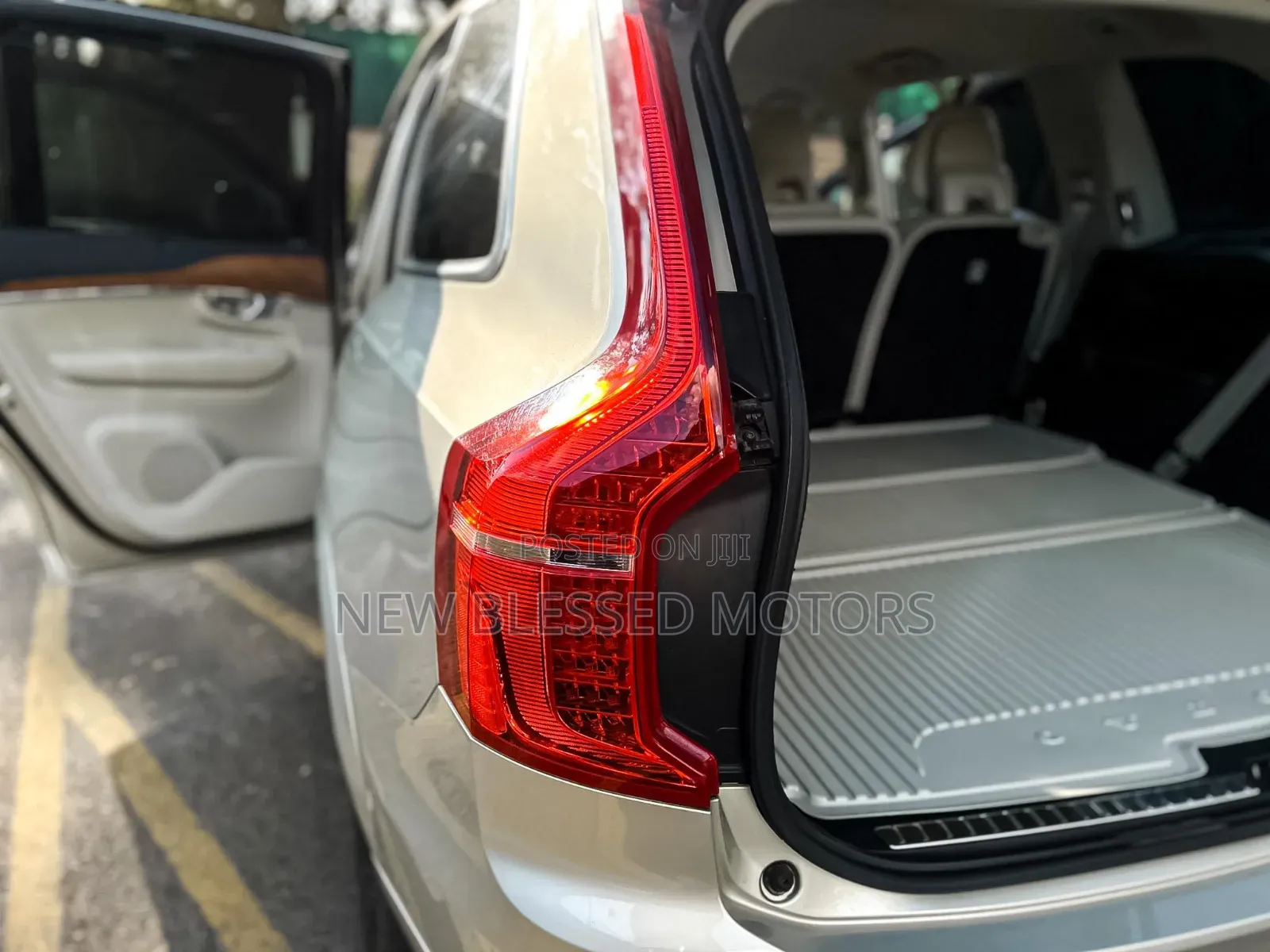 Volvo XC90 2017 Silver
