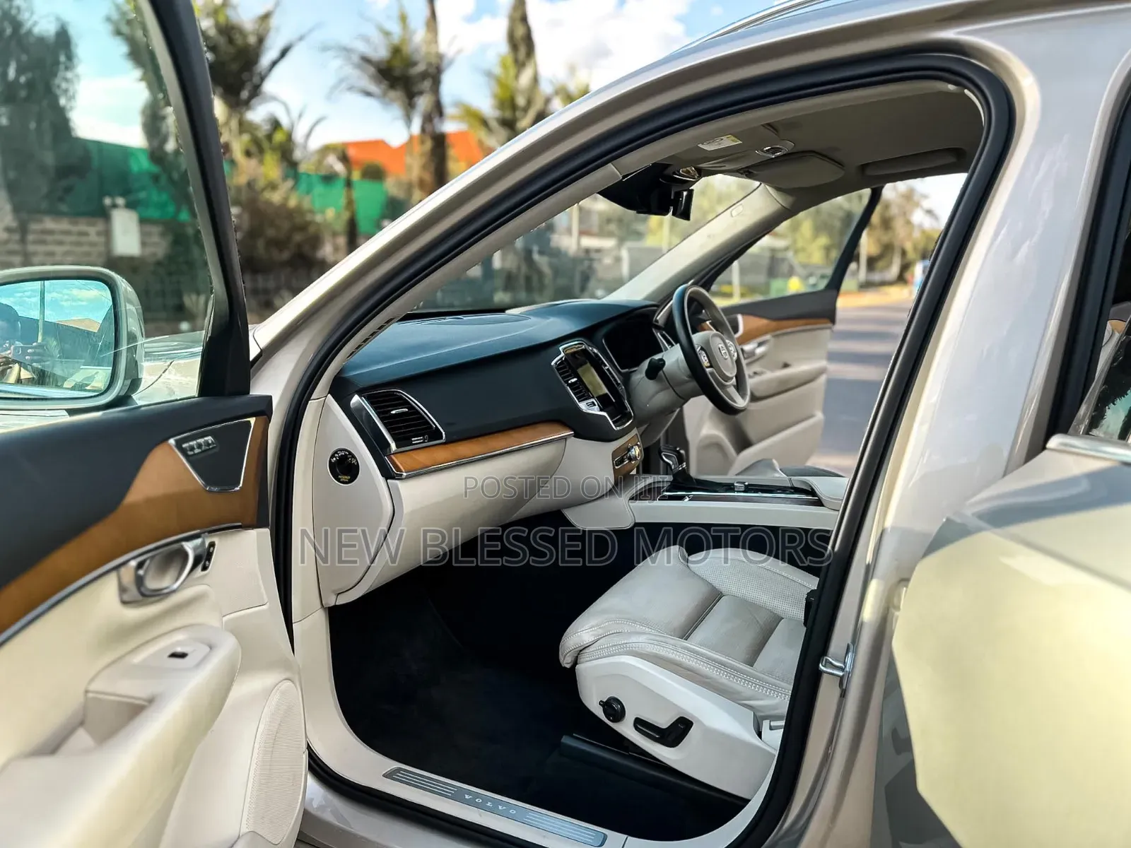 Volvo XC90 2017 Silver