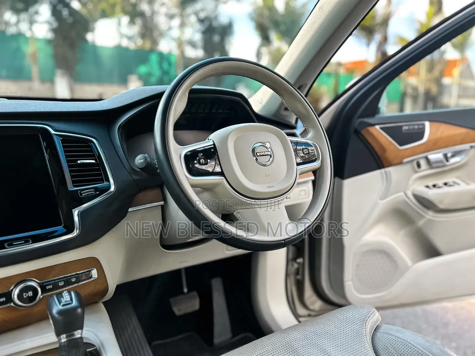 Volvo XC90 2017 Silver