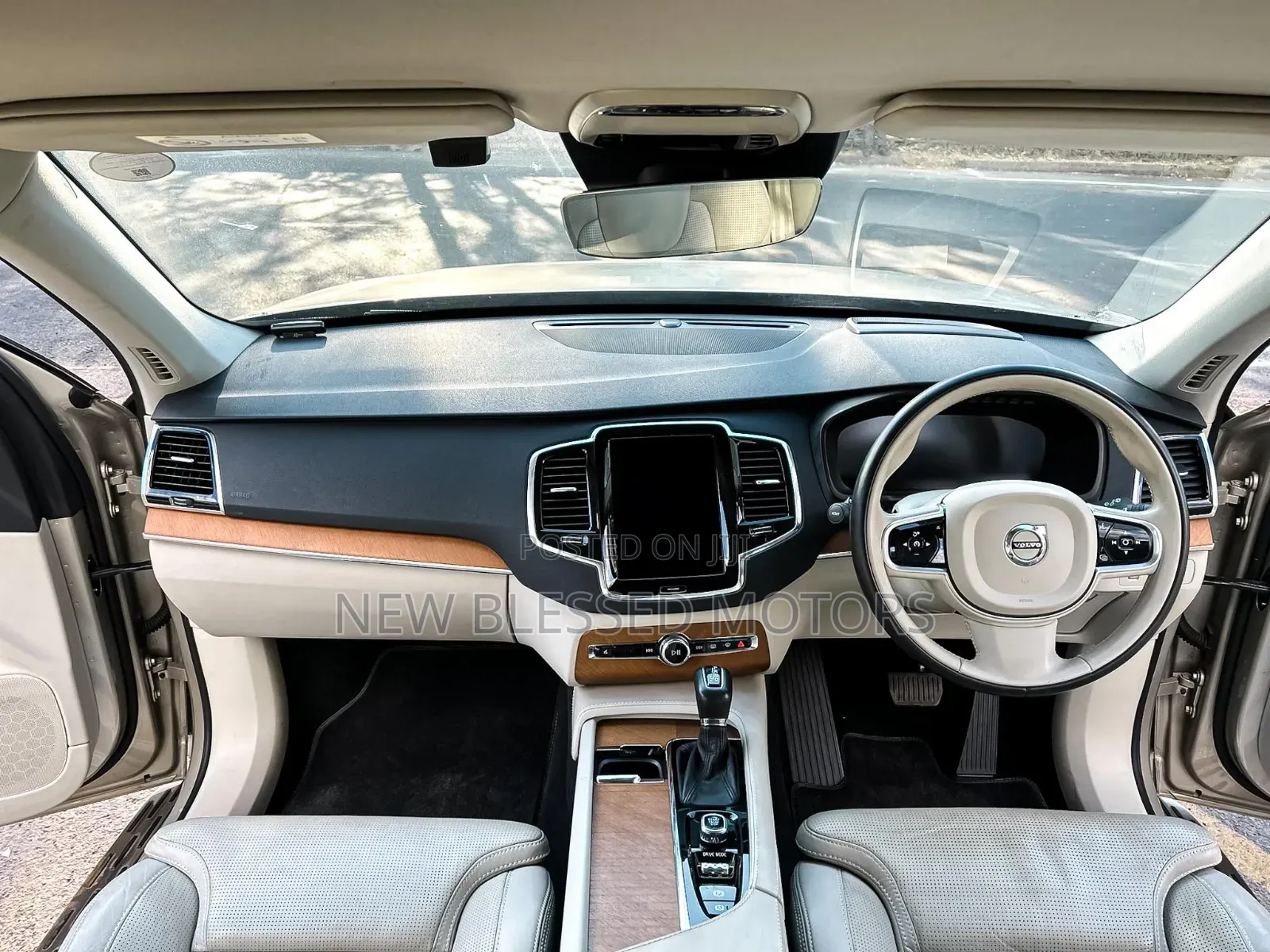 Volvo XC90 2017 Silver