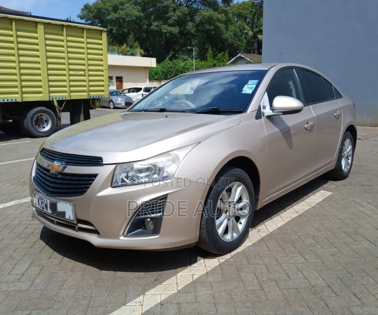 Chevrolet Cruze 2012 Beige