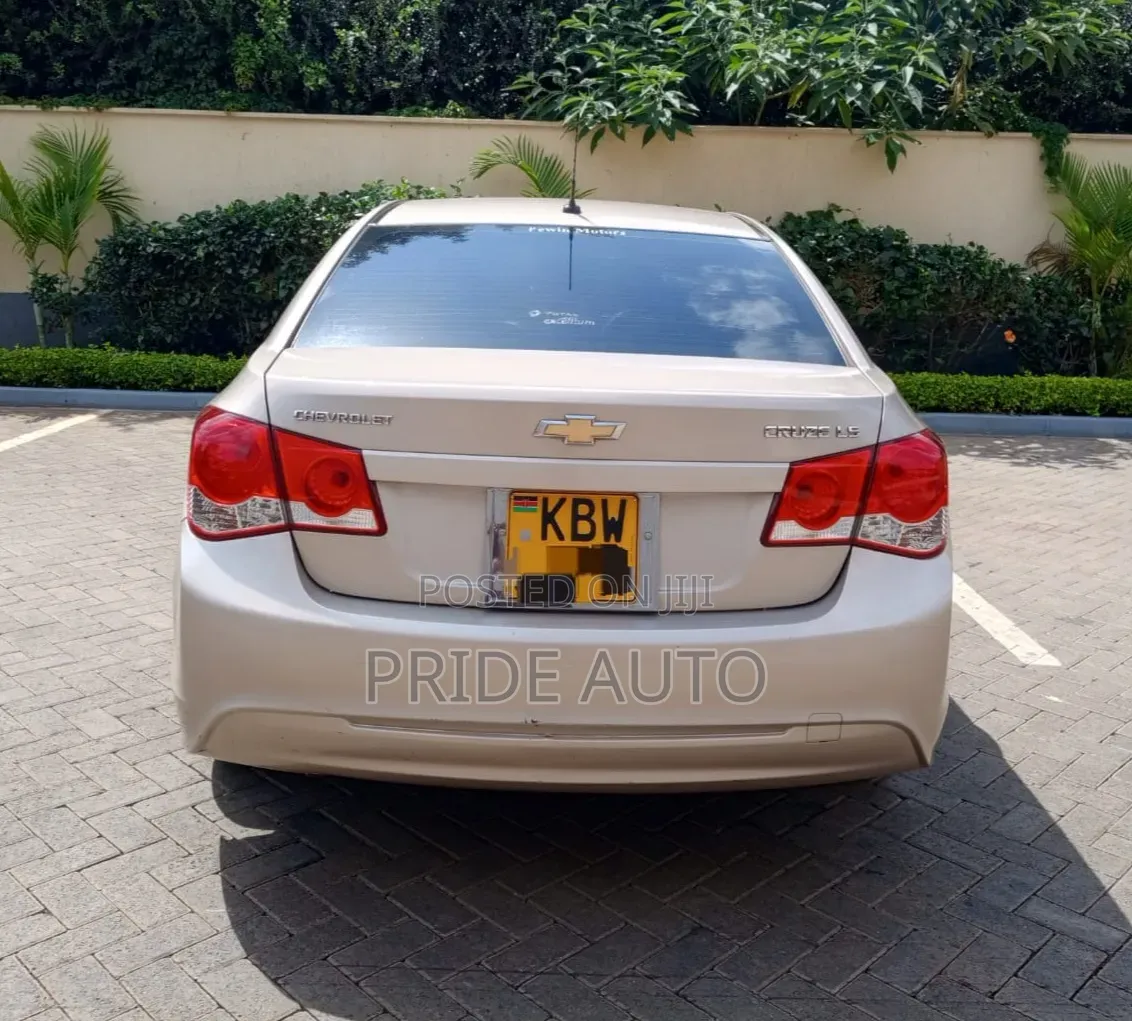 Chevrolet Cruze 2012 Beige