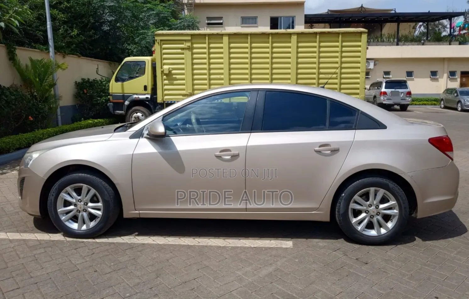Chevrolet Cruze 2012 Beige