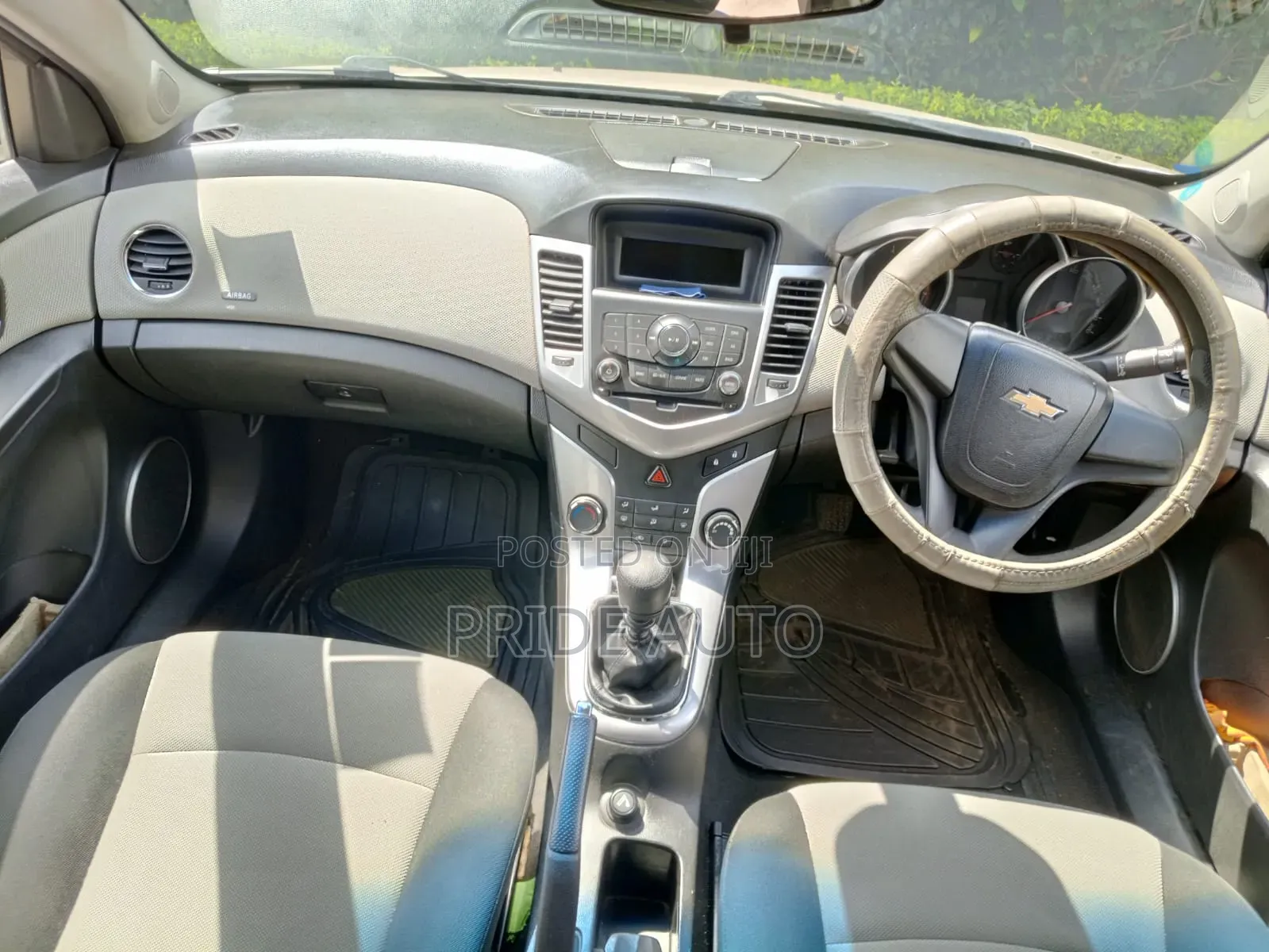 Chevrolet Cruze 2012 Beige
