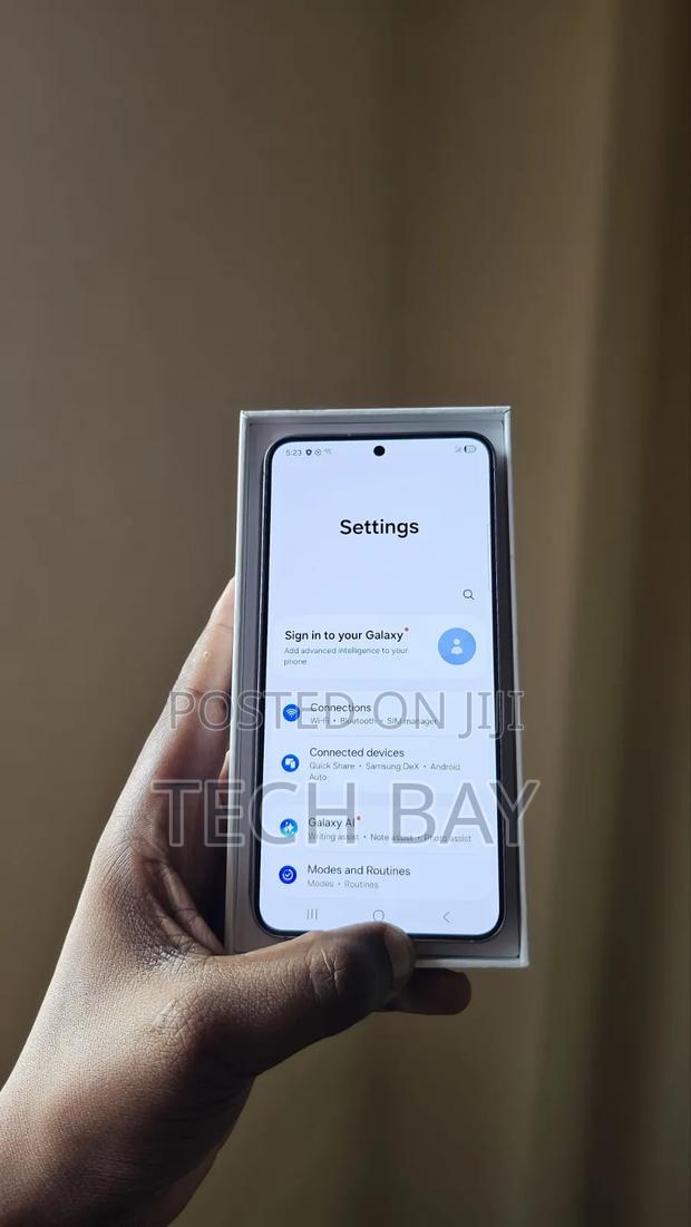 Samsung Galaxy S25 128 GB Graphite - thumbnail 4