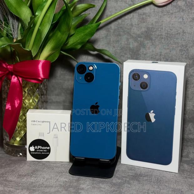 Apple iPhone 13 512 GB Blue - main view