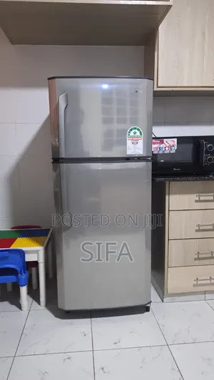 Von Fridge 225litres