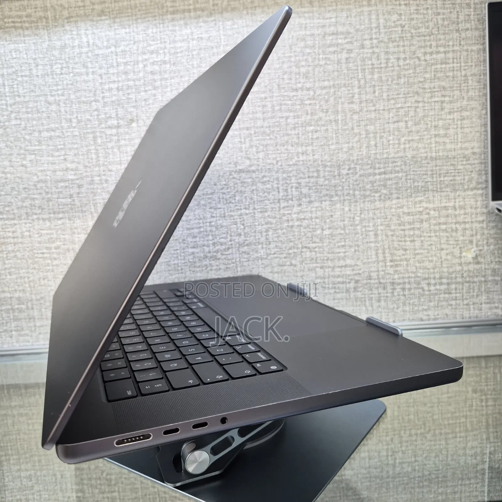 Laptop Apple MacBook Pro 2026 M5 Max 48GB Apple M5 Max SSD 2T