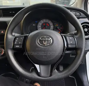 Toyota Vitz 1.0 FWD 5dr 2019 Pearl